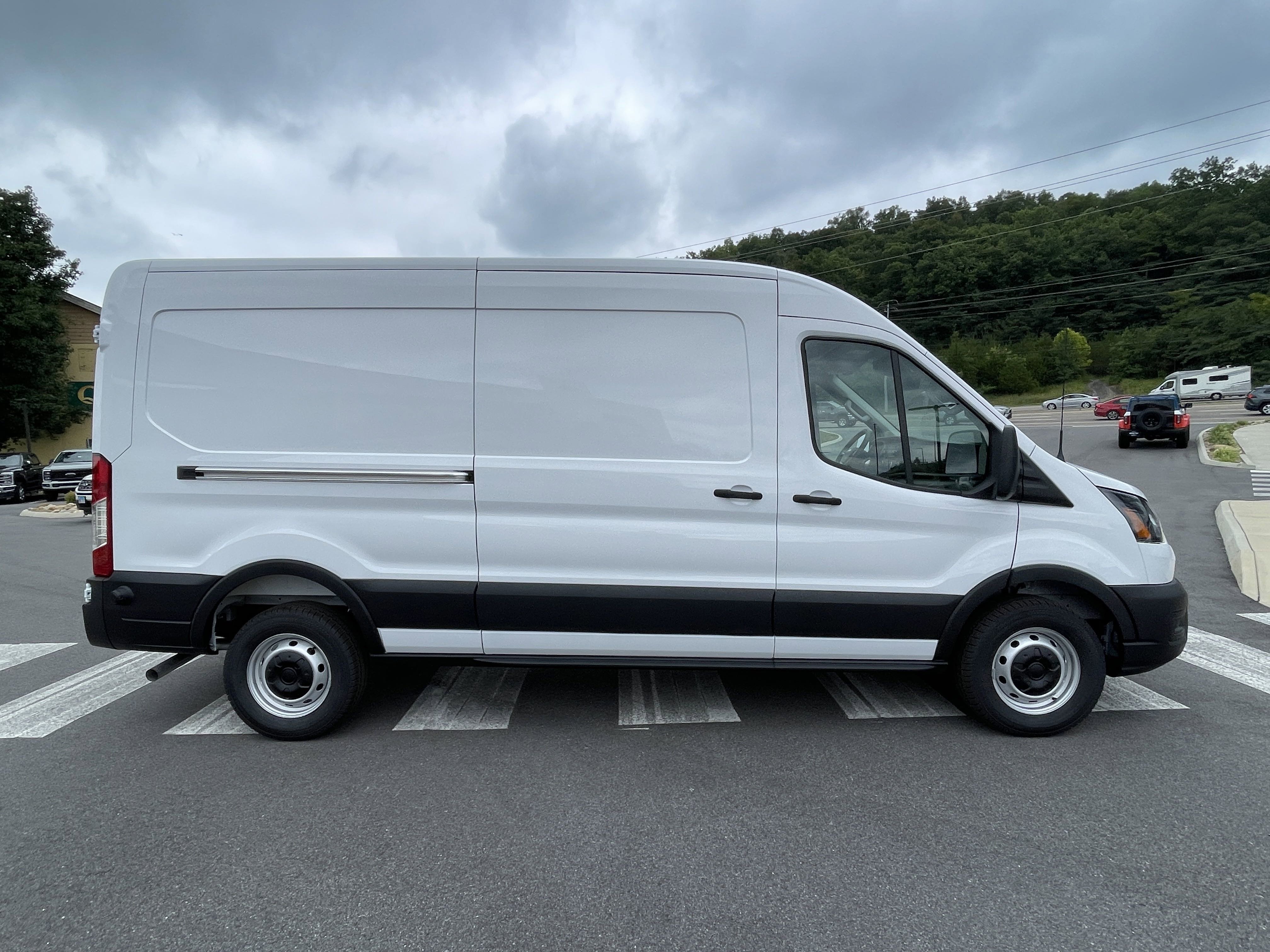 New 2025 Ford Transit 250 148 Medium Roof w/ Load Area Protection Package image 4