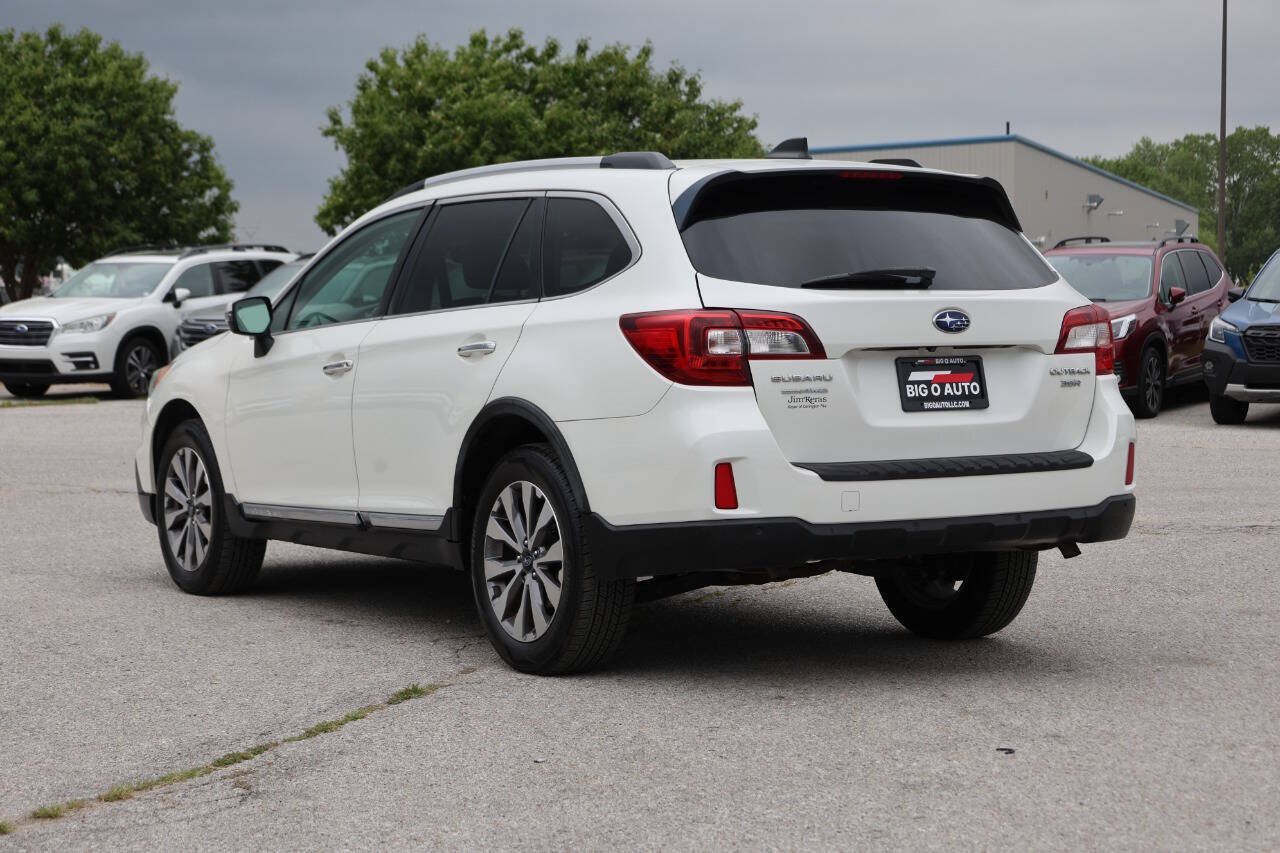 Used 2017 Subaru Outback 3.6R Touring AWD/4WD image 11