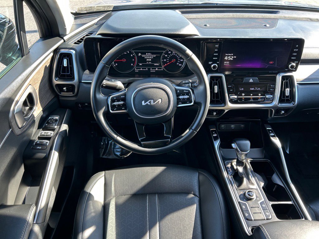 Used 2022 Kia Sorento S image 3