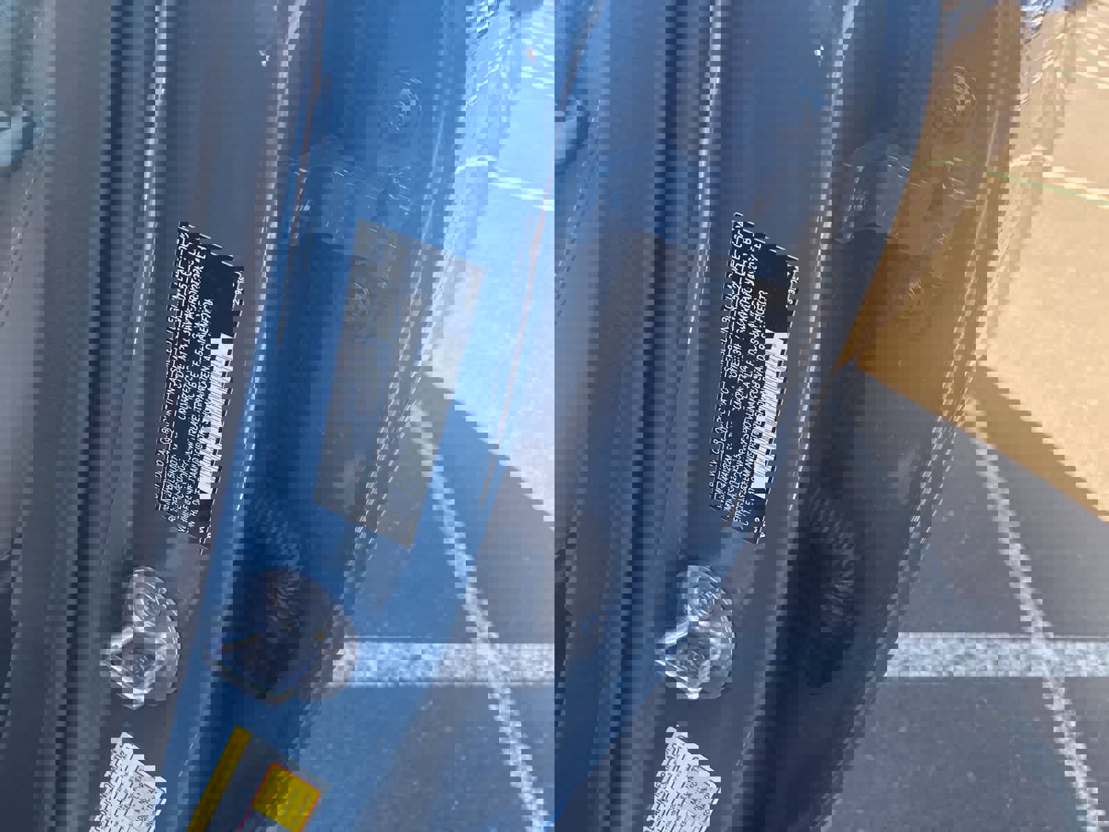 Used 2025 Volvo XC40 B5 Ultra w/ Climate Package image 27