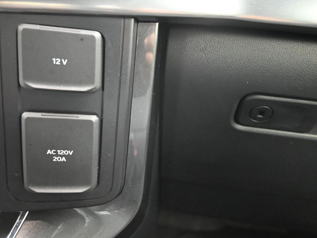 Used 2021 Ford F150 Lariat w/ Equipment Group 502A High image 17