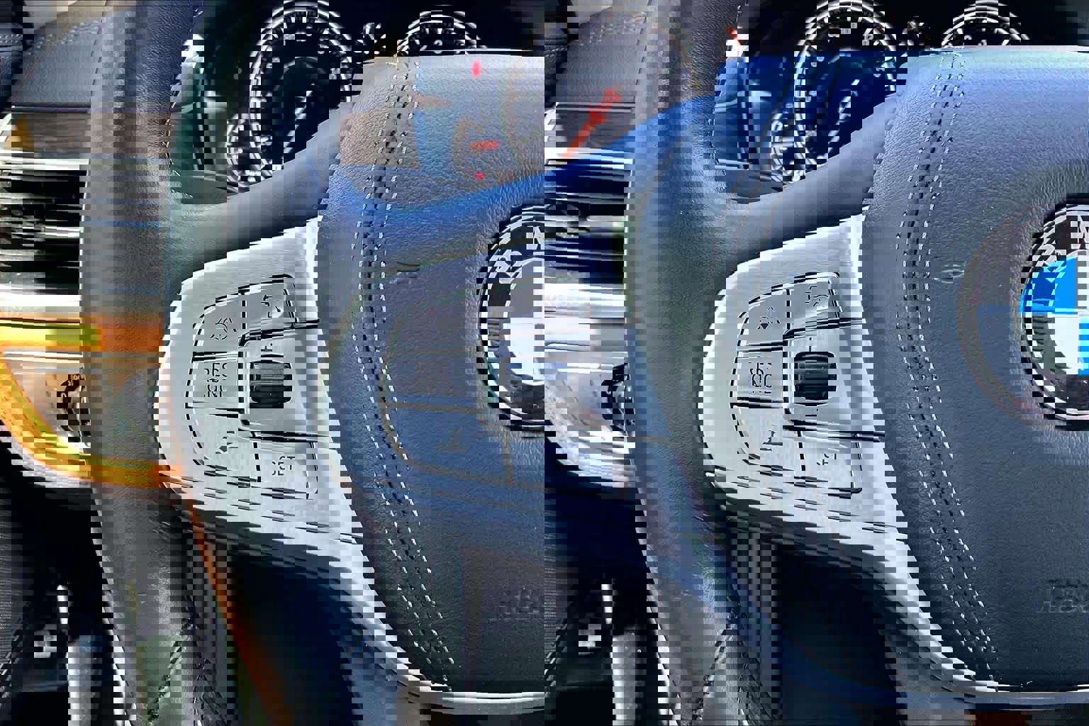 Used 2019 BMW 750i image 22