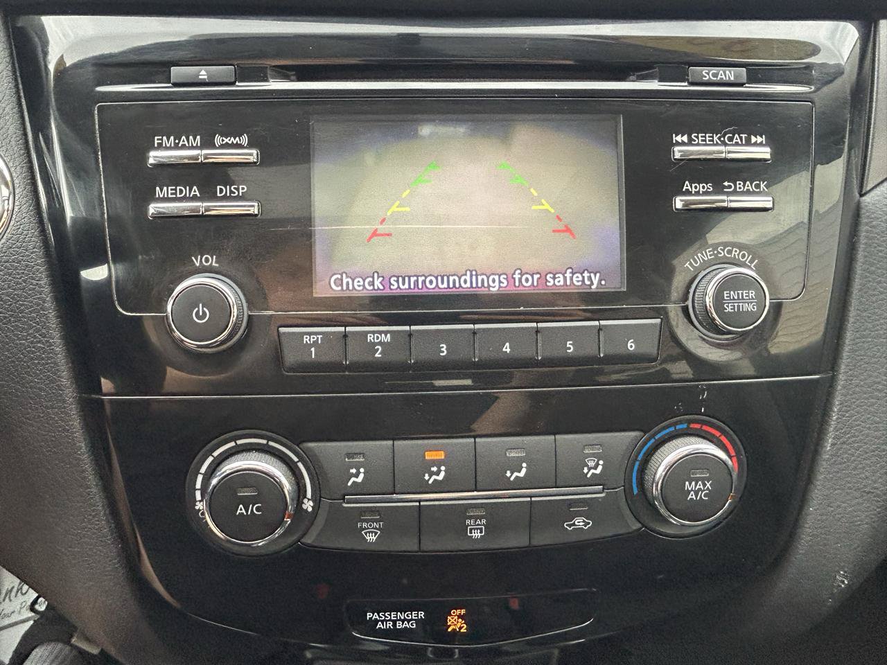 Used 2016 Nissan Rogue SV AWD/4WD image 24