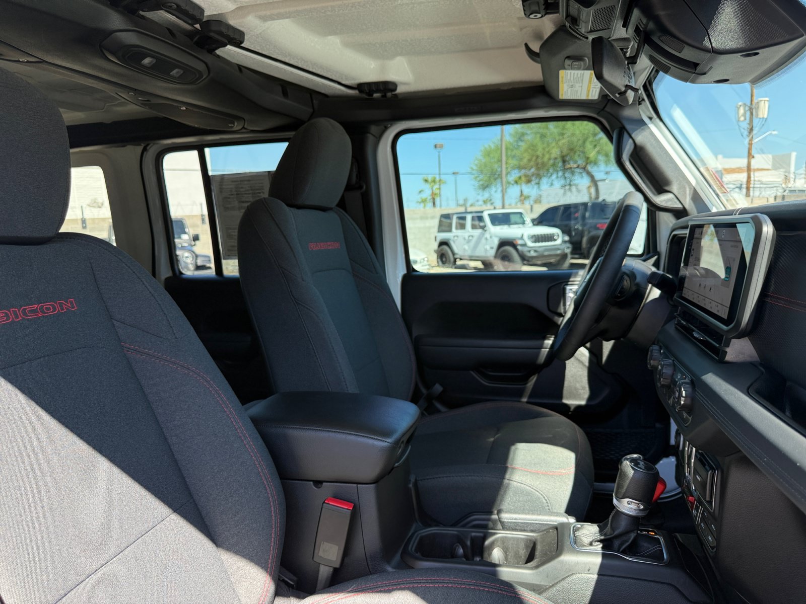 Used 2026 Jeep Wrangler Unlimited Rubicon AWD/4WD image 29