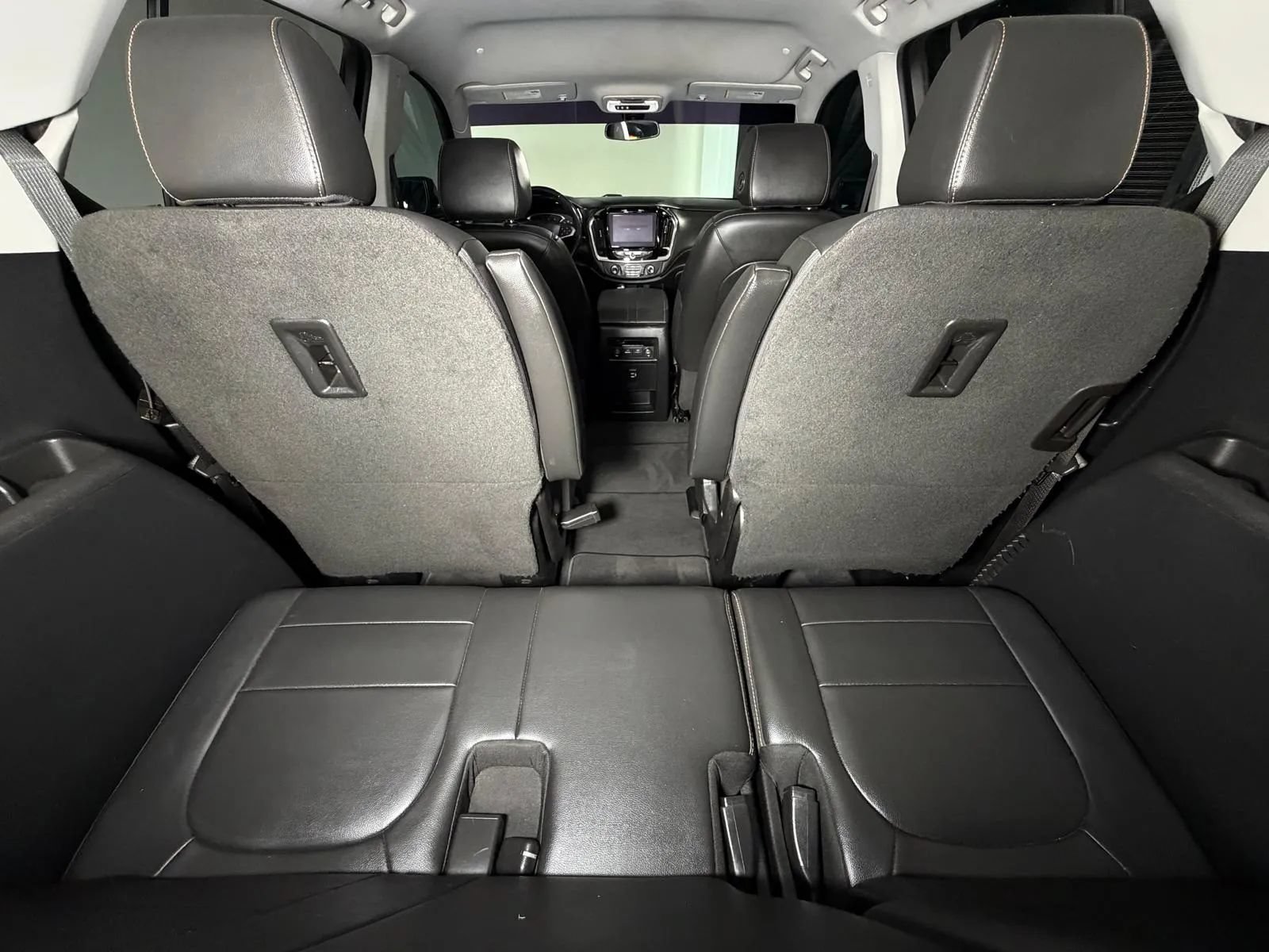 Used 2020 Chevrolet Traverse LT w/ LPO, Cargo Package FWD image 16