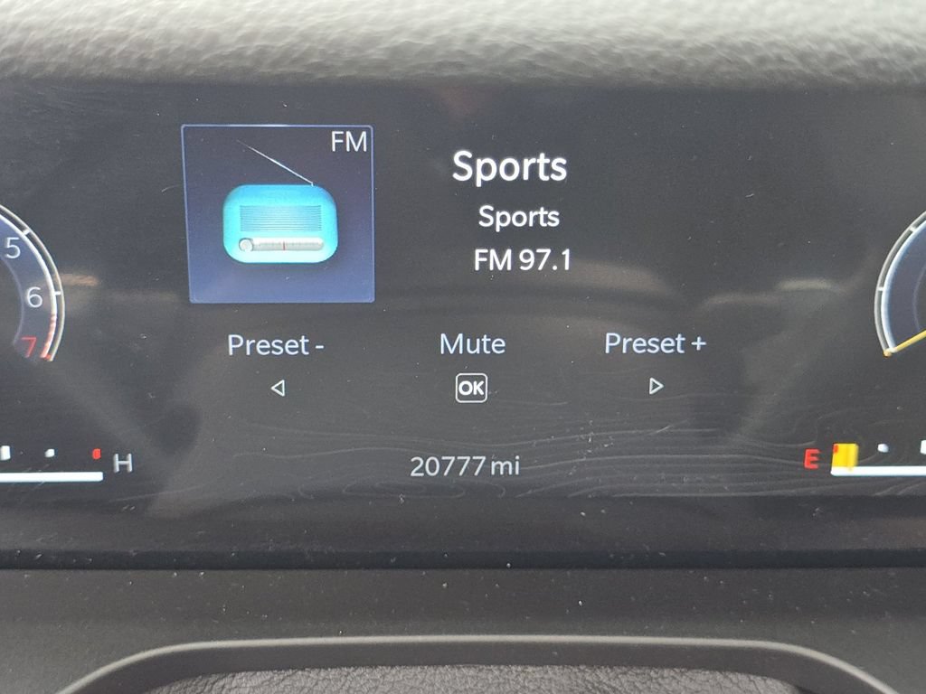Used 2023 Jeep Grand Cherokee Altitude AWD/4WD image 26