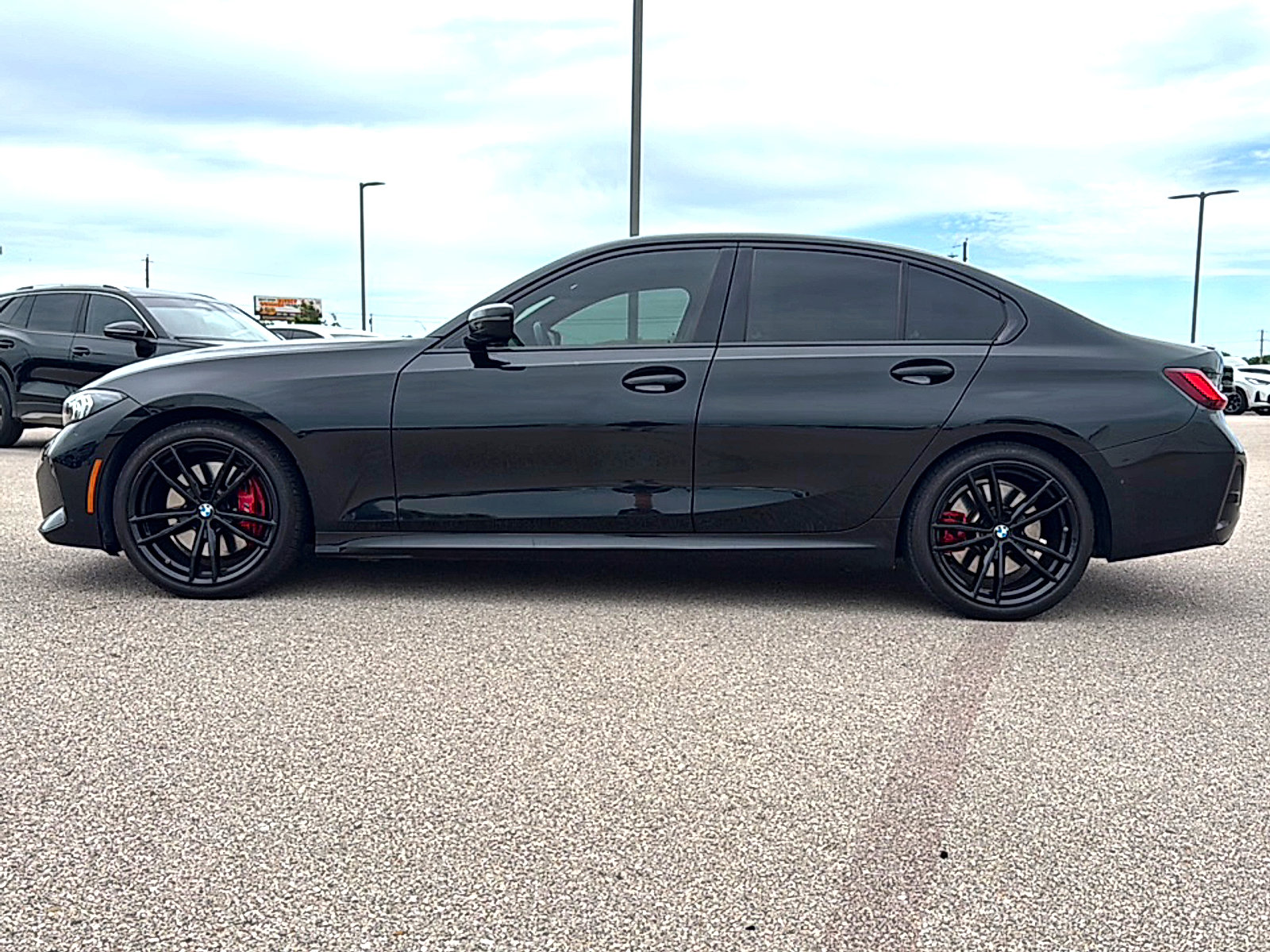 Certified 2023 BMW 330i Sedan w/ M Sport Package RWD image 4