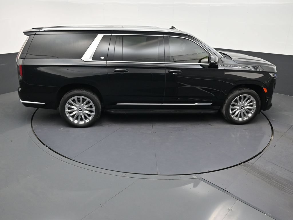 Used 2023 Cadillac Escalade ESV Premium Luxury AWD/4WD image 17