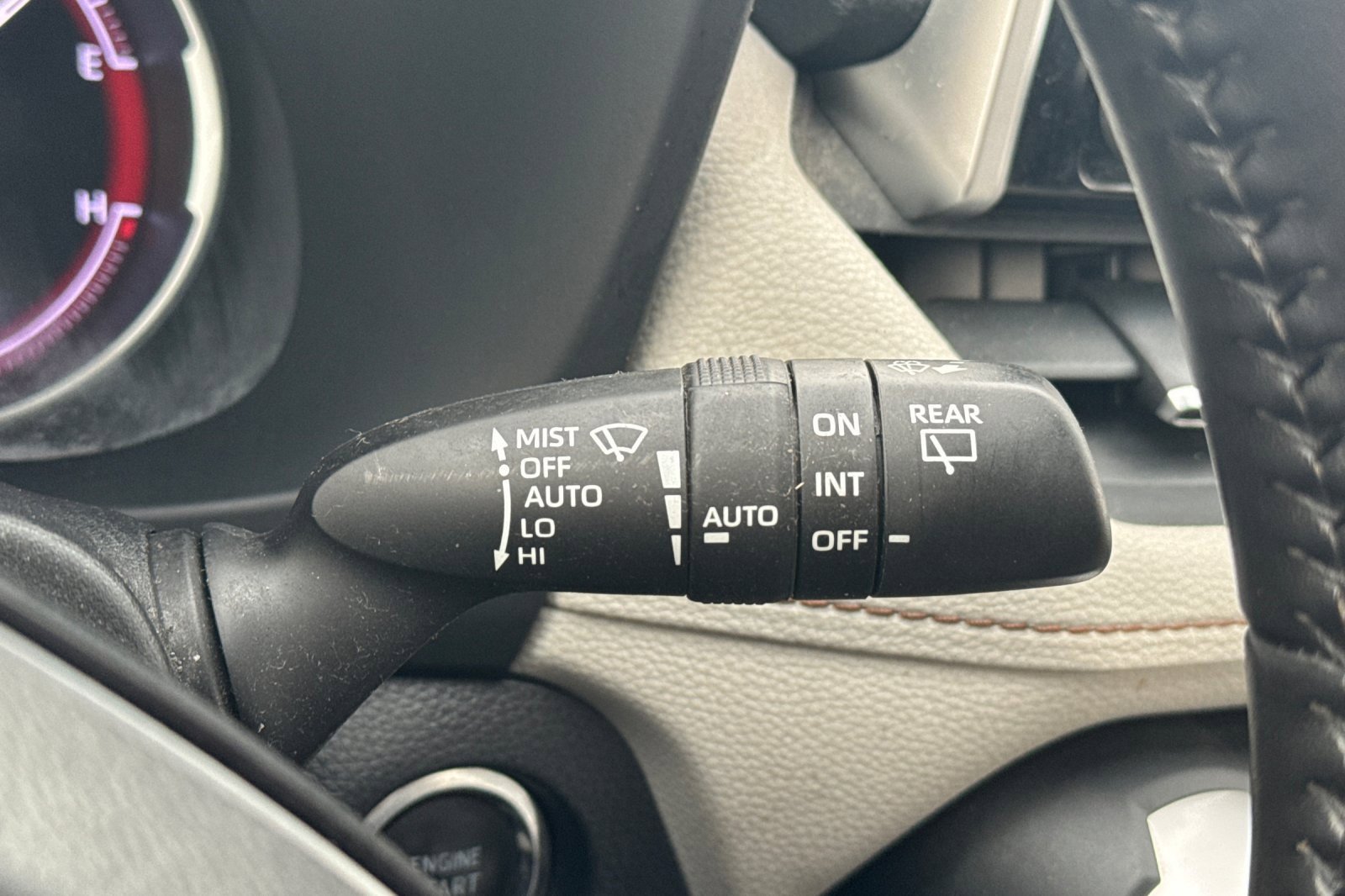 Used 2020 Toyota RAV4 Limited image 39