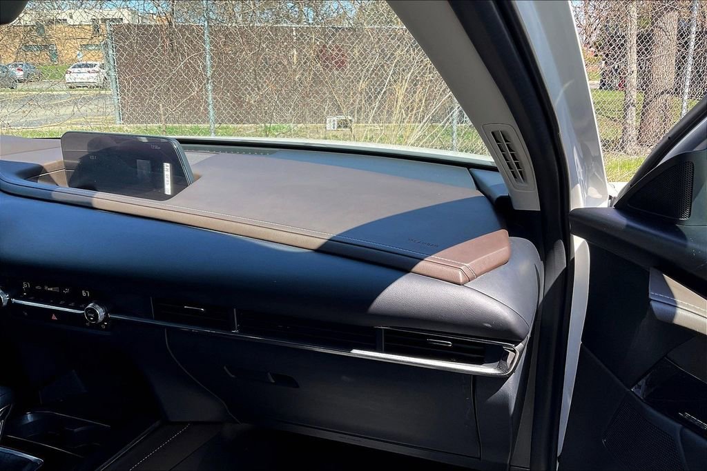 Used 2025 MAZDA CX-30 AWD 2.5 S w/ Premium Package image 16