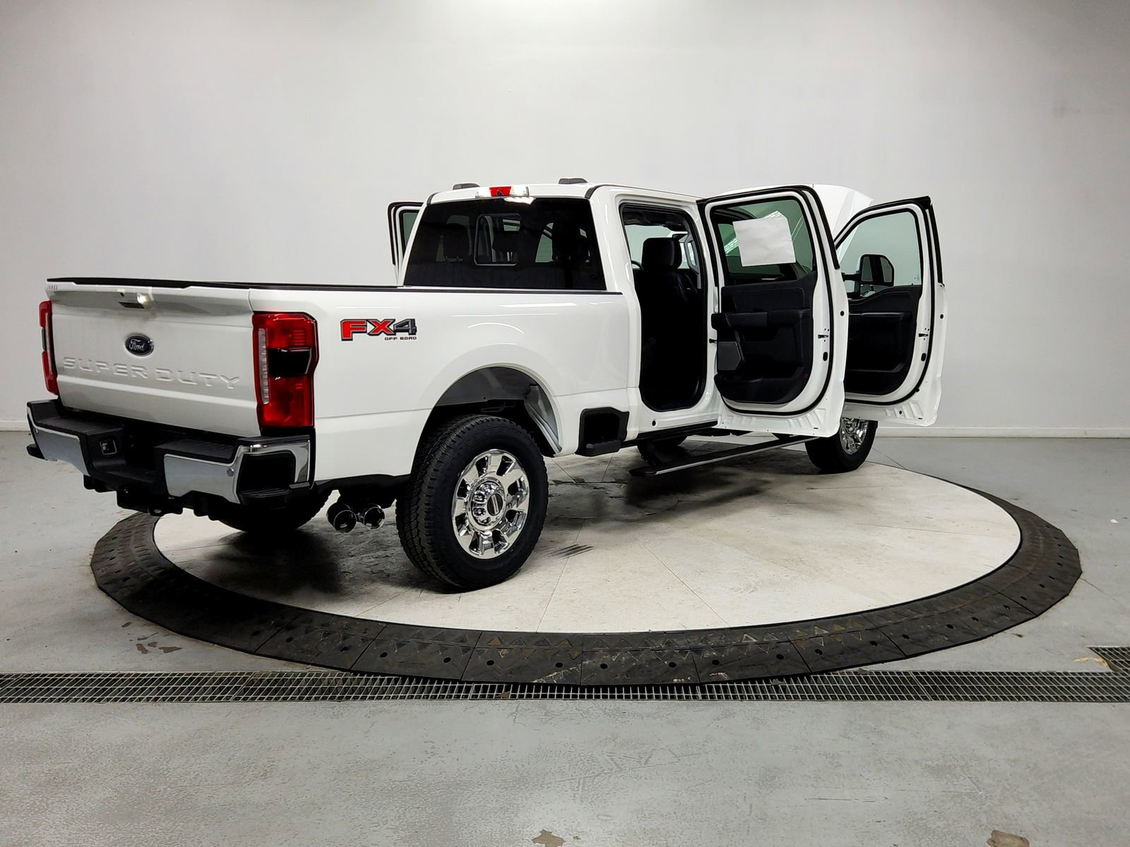 New 2026 Ford F250 Lariat w/ Lariat Premium Package image 15