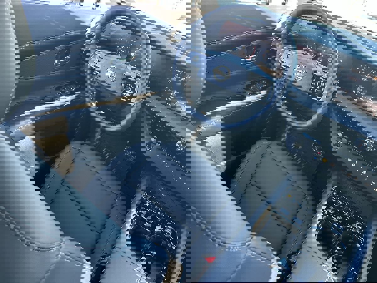 New 2025 Nissan Murano SV image 16