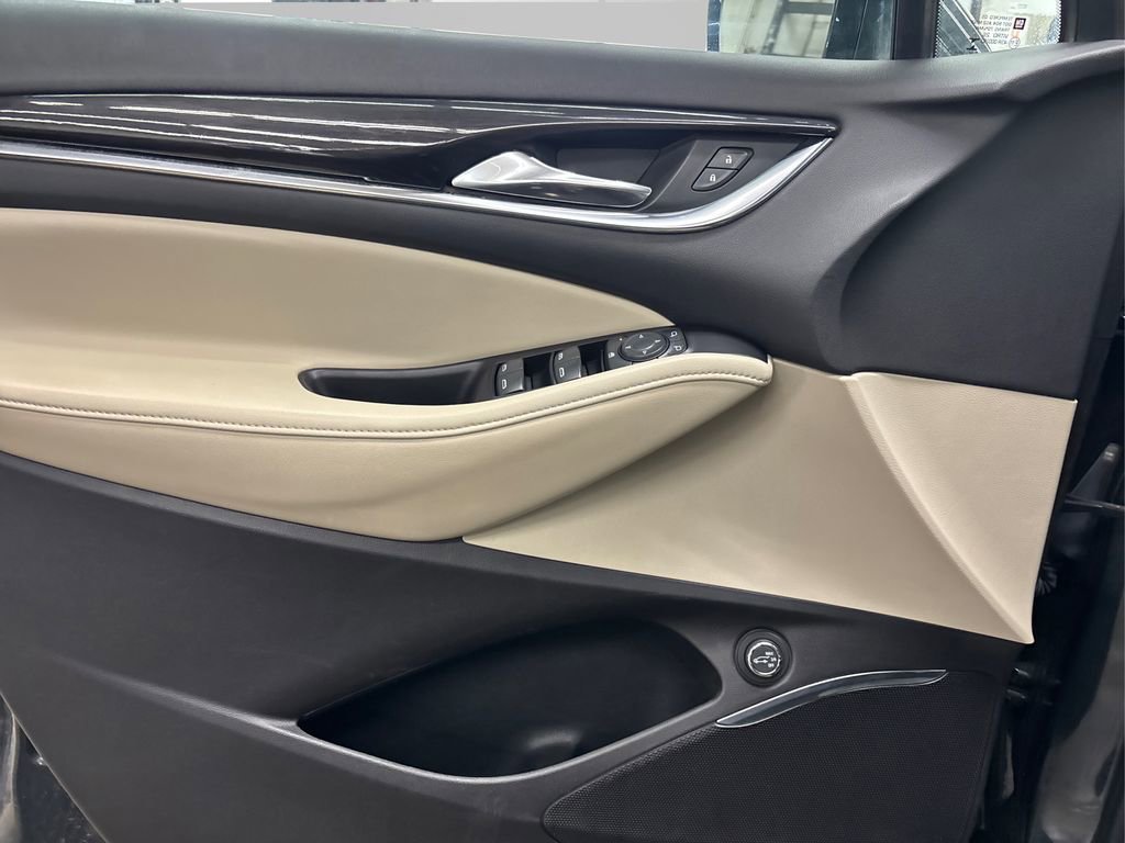 Used 2019 Buick Enclave Essence image 23