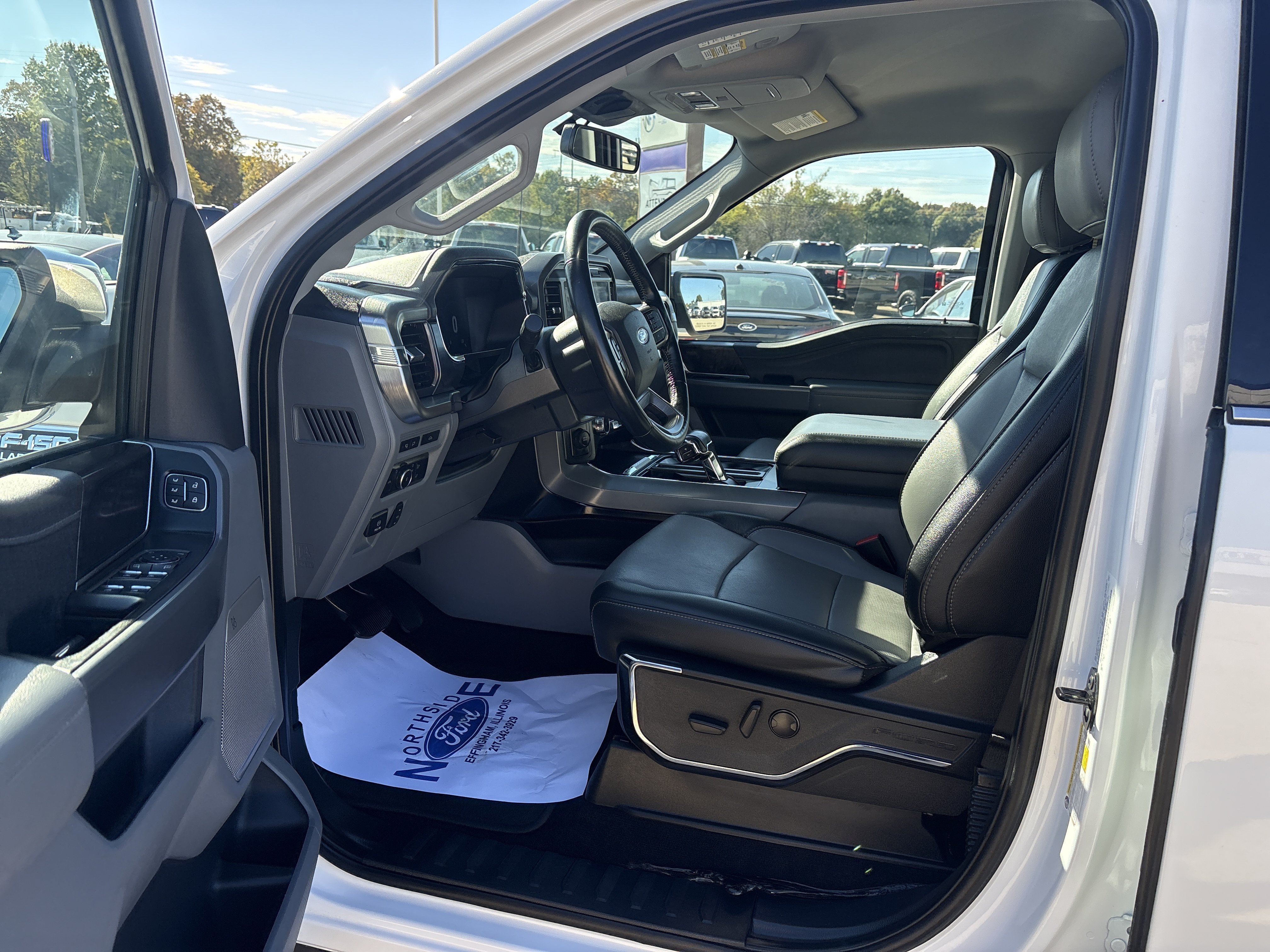 Used 2022 Ford F150 Lariat RWD image 12