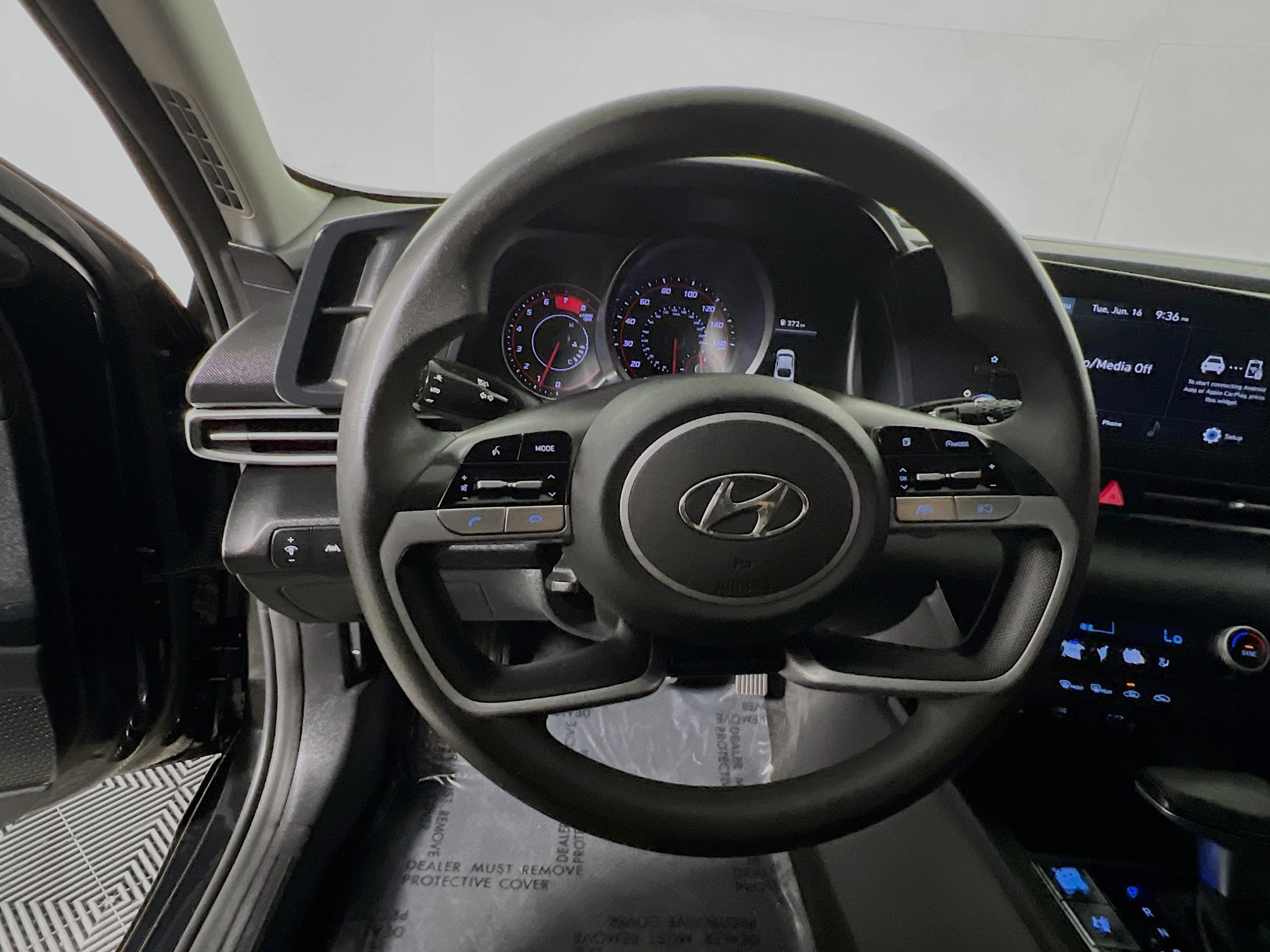 Used 2021 Hyundai Elantra SEL FWD image 17