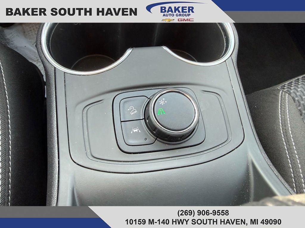 Used 2024 GMC Terrain SLE FWD image 25