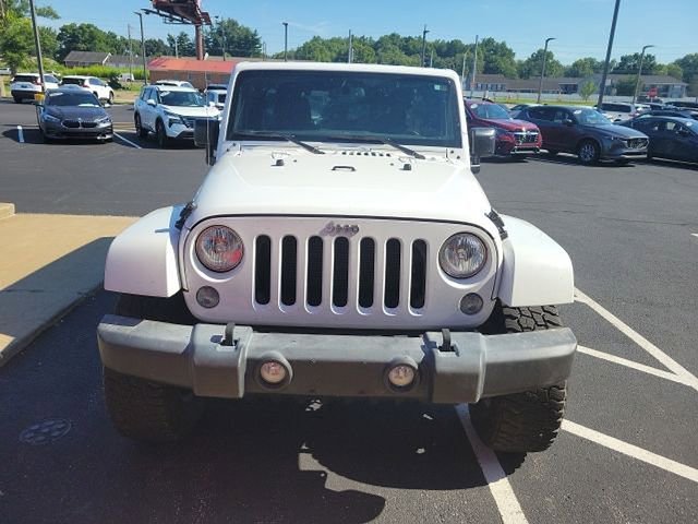 Used 2016 Jeep Wrangler Unlimited Rubicon w/ Dual Top Group AWD/4WD image 2