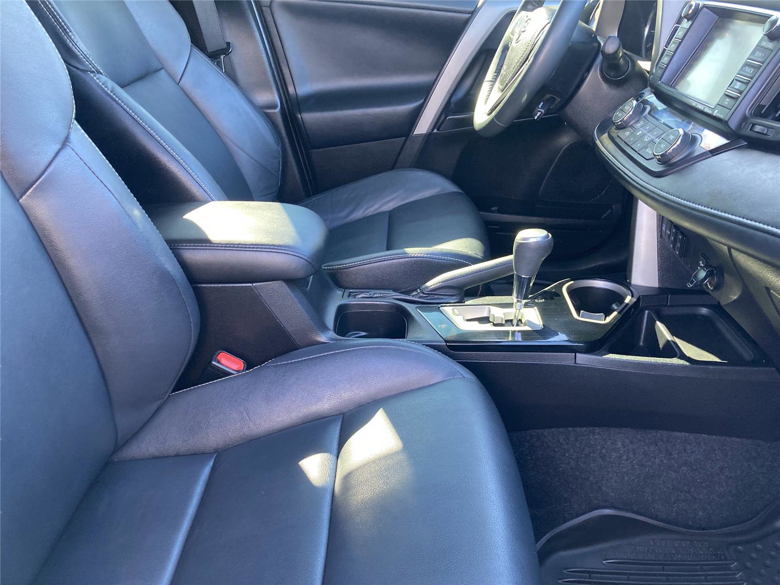 Used 2017 Toyota RAV4 Limited image 33