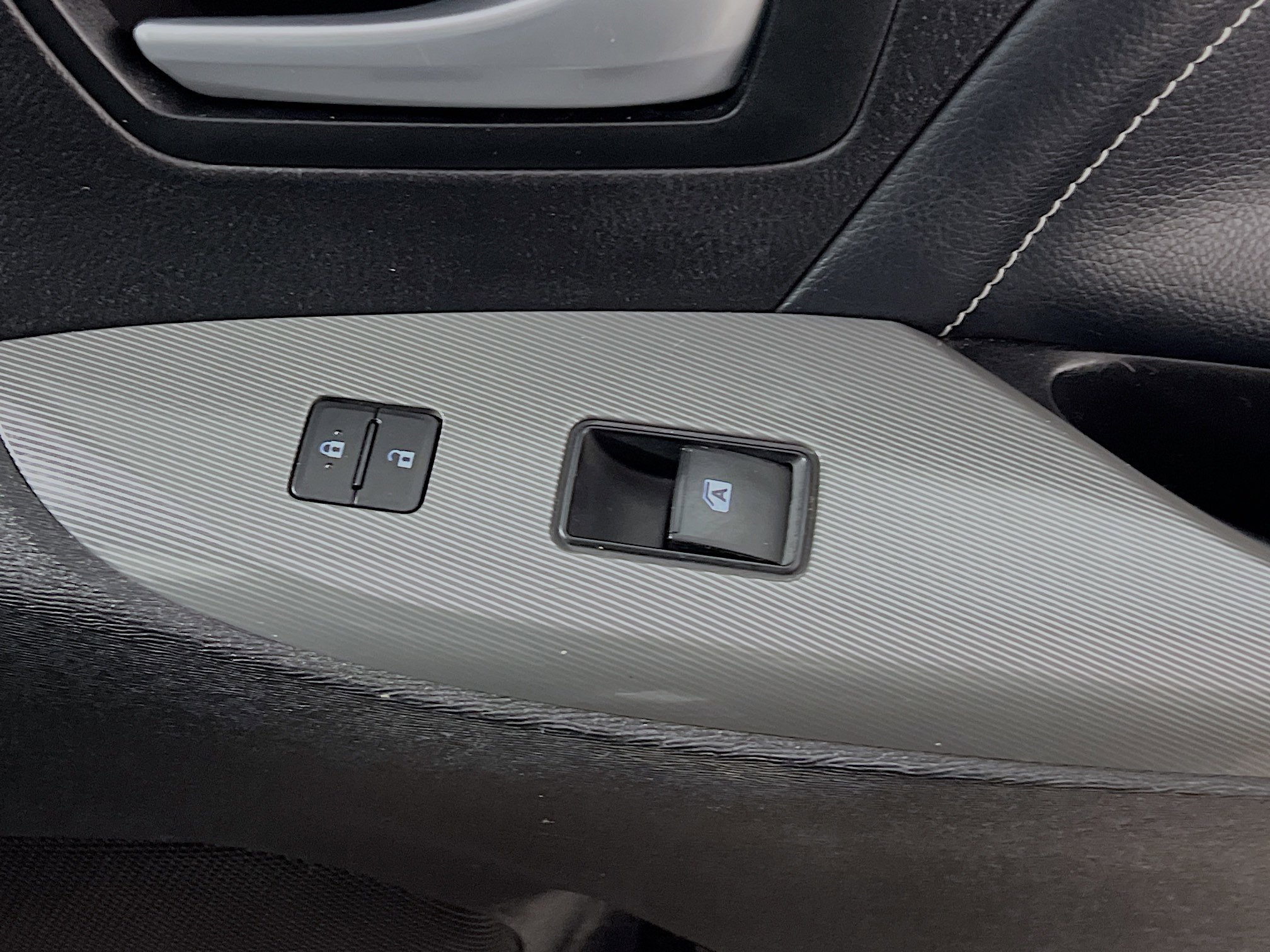 Used 2015 Toyota Sienna SE w/ SE Preferred Package image 32