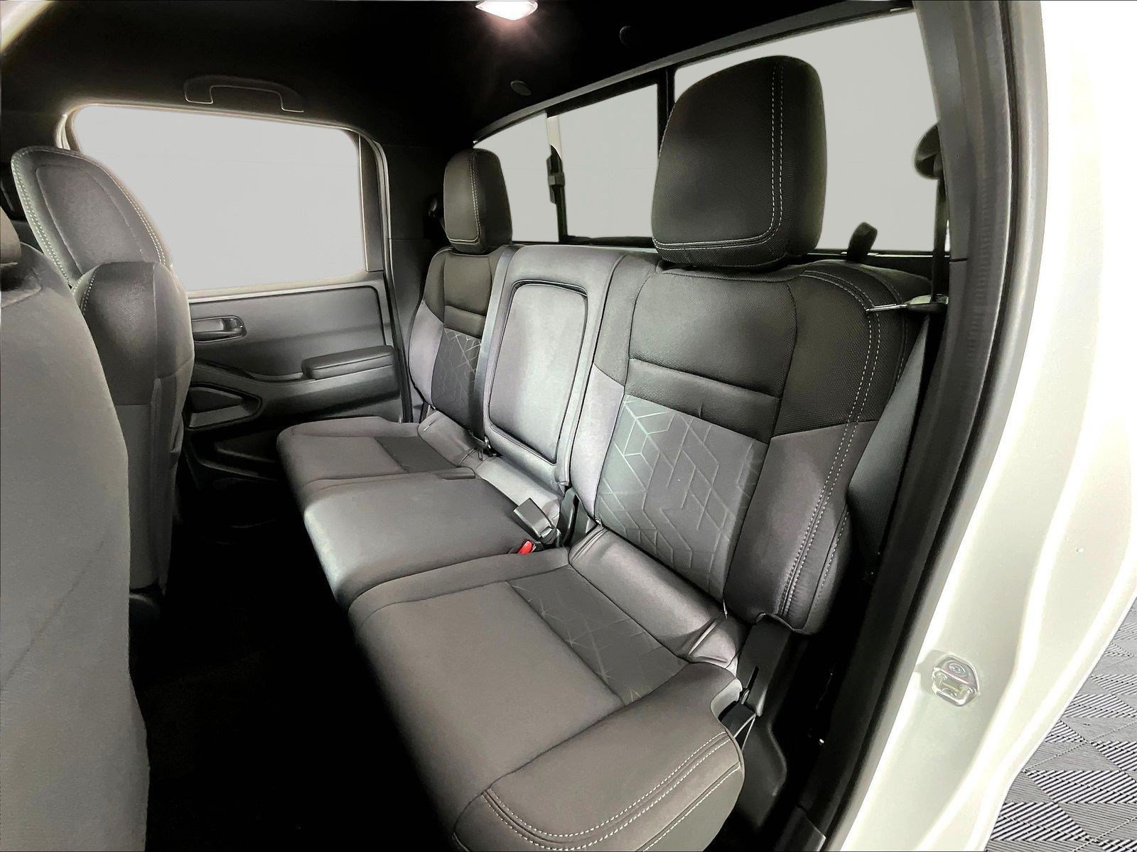 New 2027 Nissan Frontier SV w/ SV Convenience Package AWD/4WD image 17