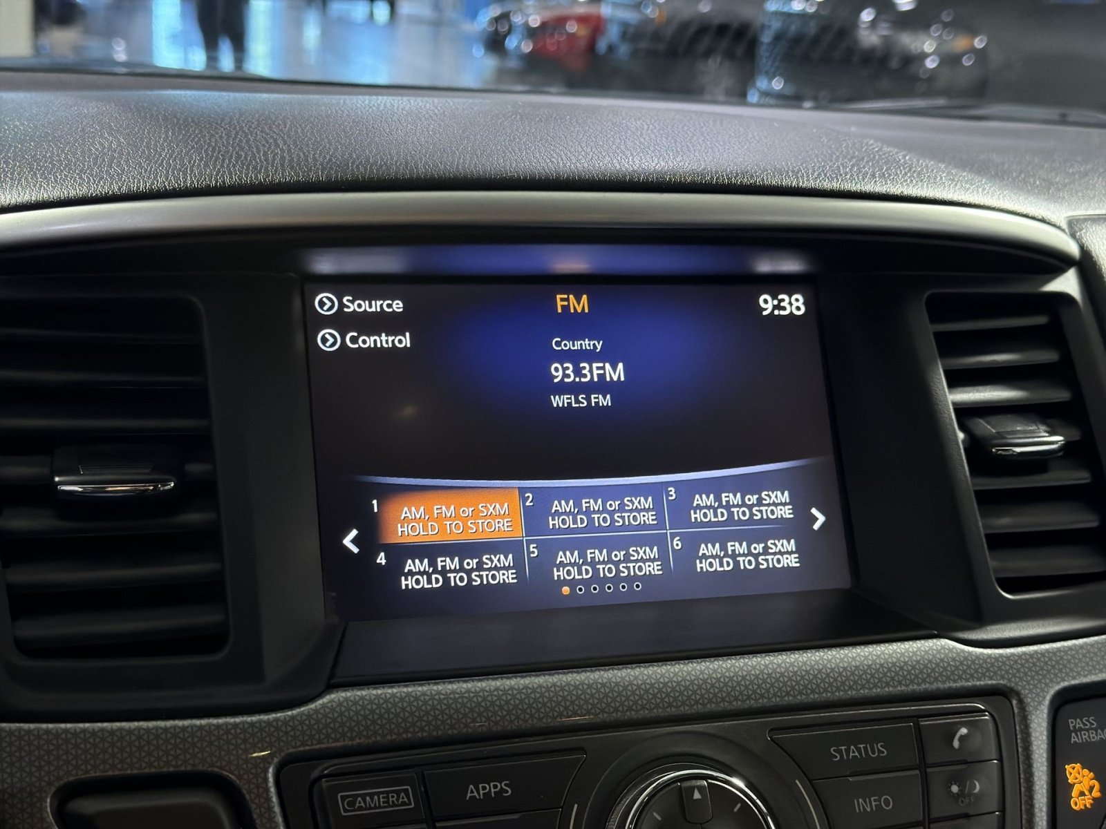 Used 2020 Nissan Pathfinder SL FWD image 32