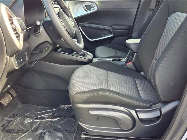Used 2024 Kia Soul LX w/ Option Group 015 image 15