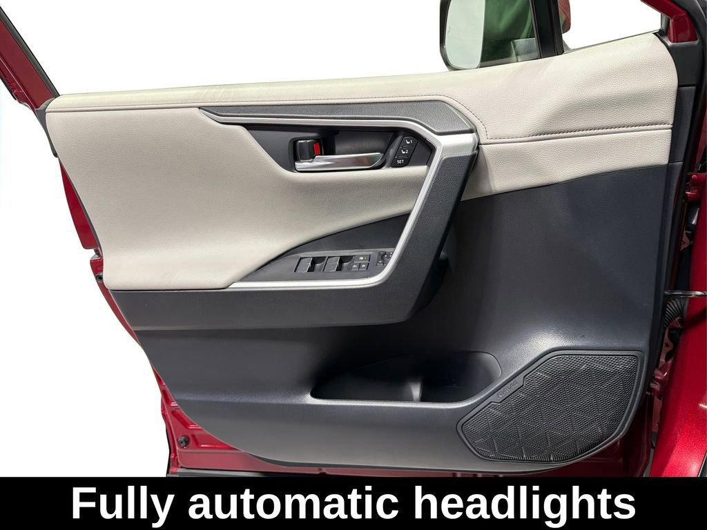 Used 2023 Toyota RAV4 Limited image 18