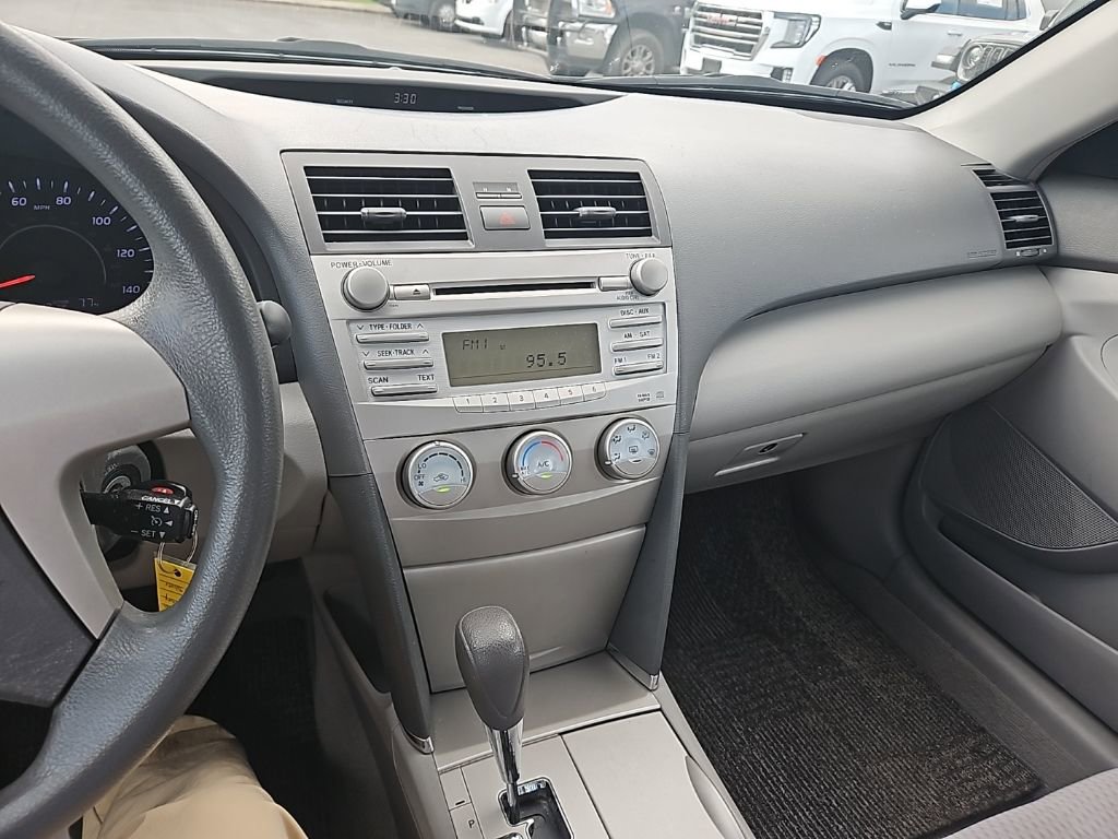 Used 2011 Toyota Camry LE image 20