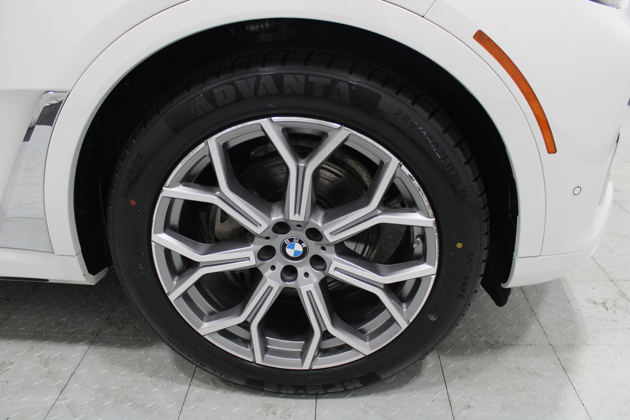 Used 2021 BMW X7 xDrive40i w/ Executive Package AWD/4WD image 5
