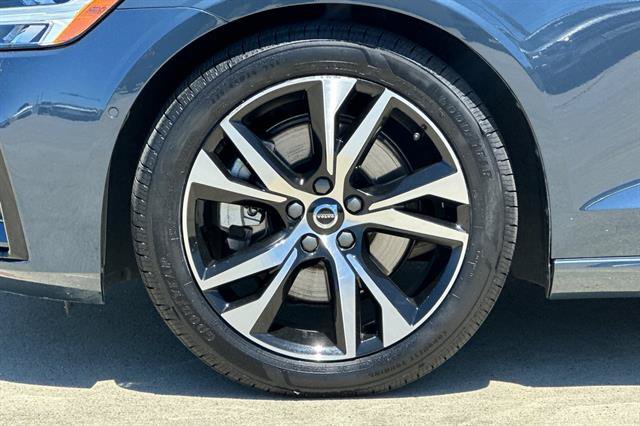 Certified 2025 Volvo S60 B5 Plus FWD image 30