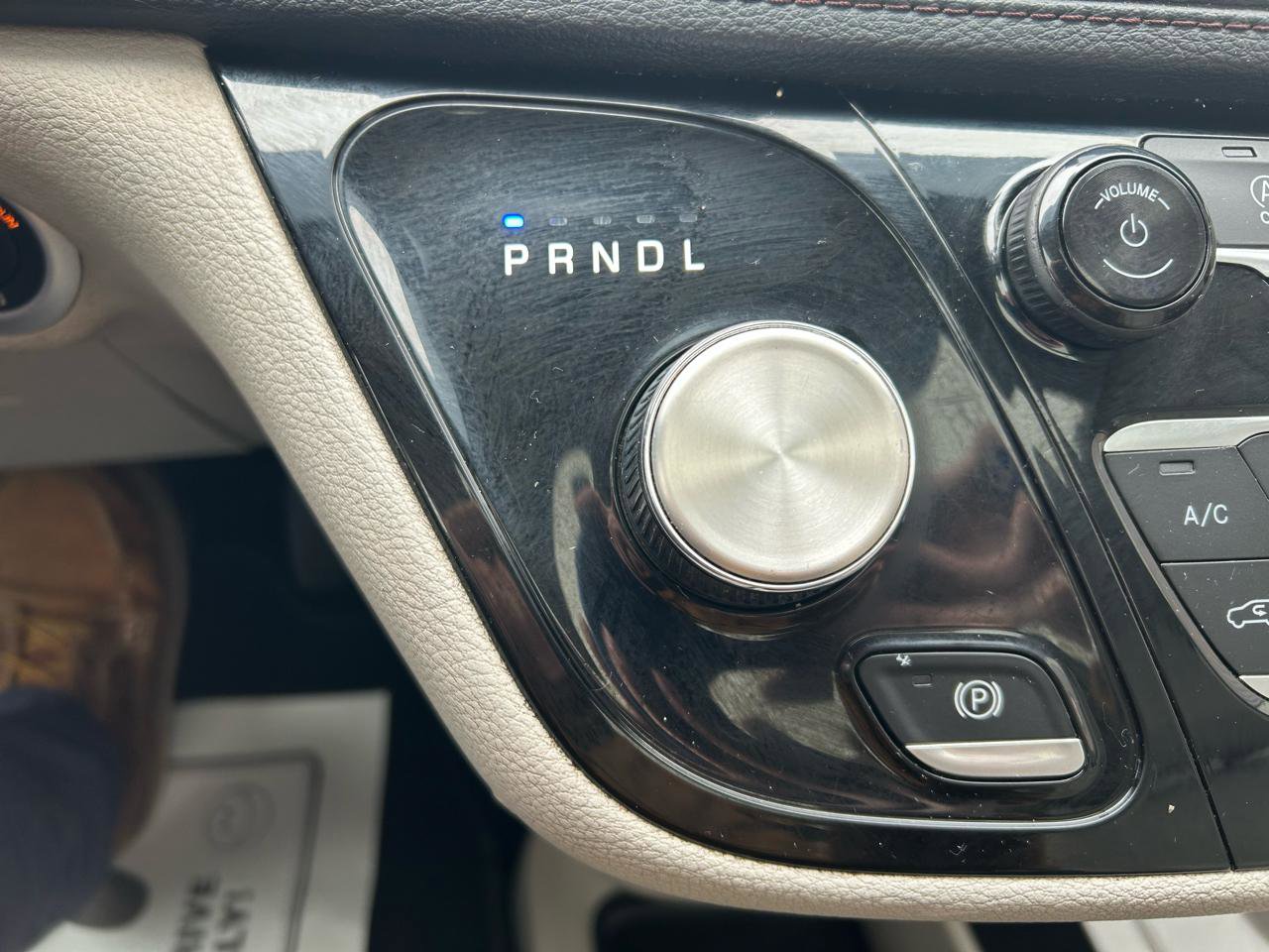 Used 2020 Chrysler Pacifica Limited image 27