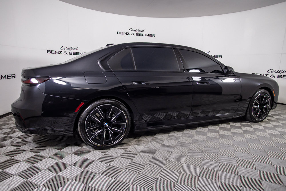 Used 2026 BMW i7 eDrive50 w/ M Sport Package RWD image 4