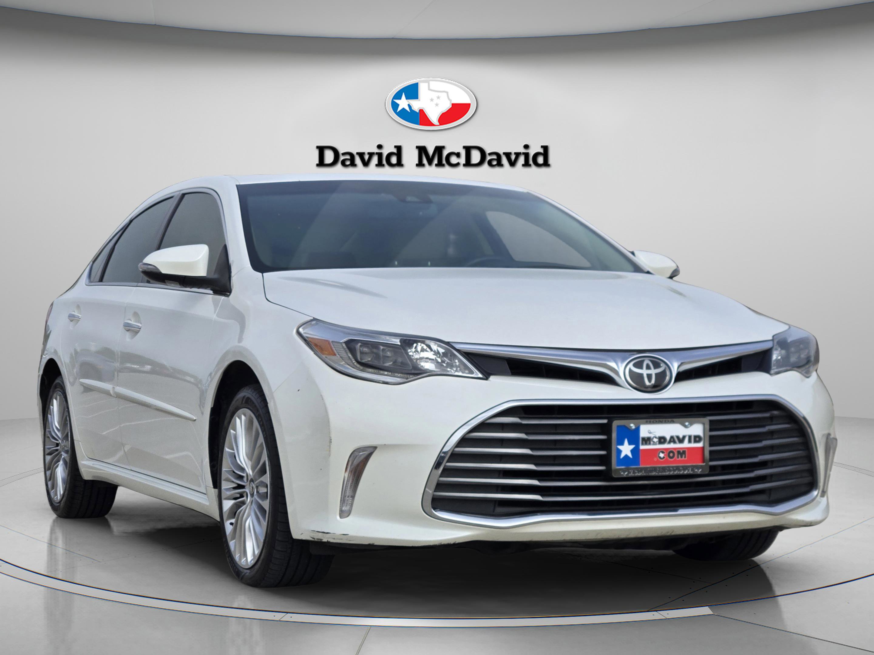 Used 2018 Toyota Avalon Limited FWD image 7