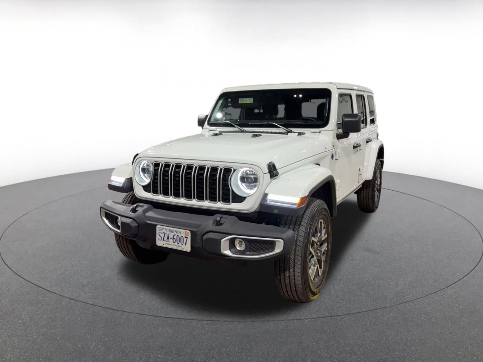 Used 2025 Jeep Wrangler Unlimited Sahara AWD/4WD image 6