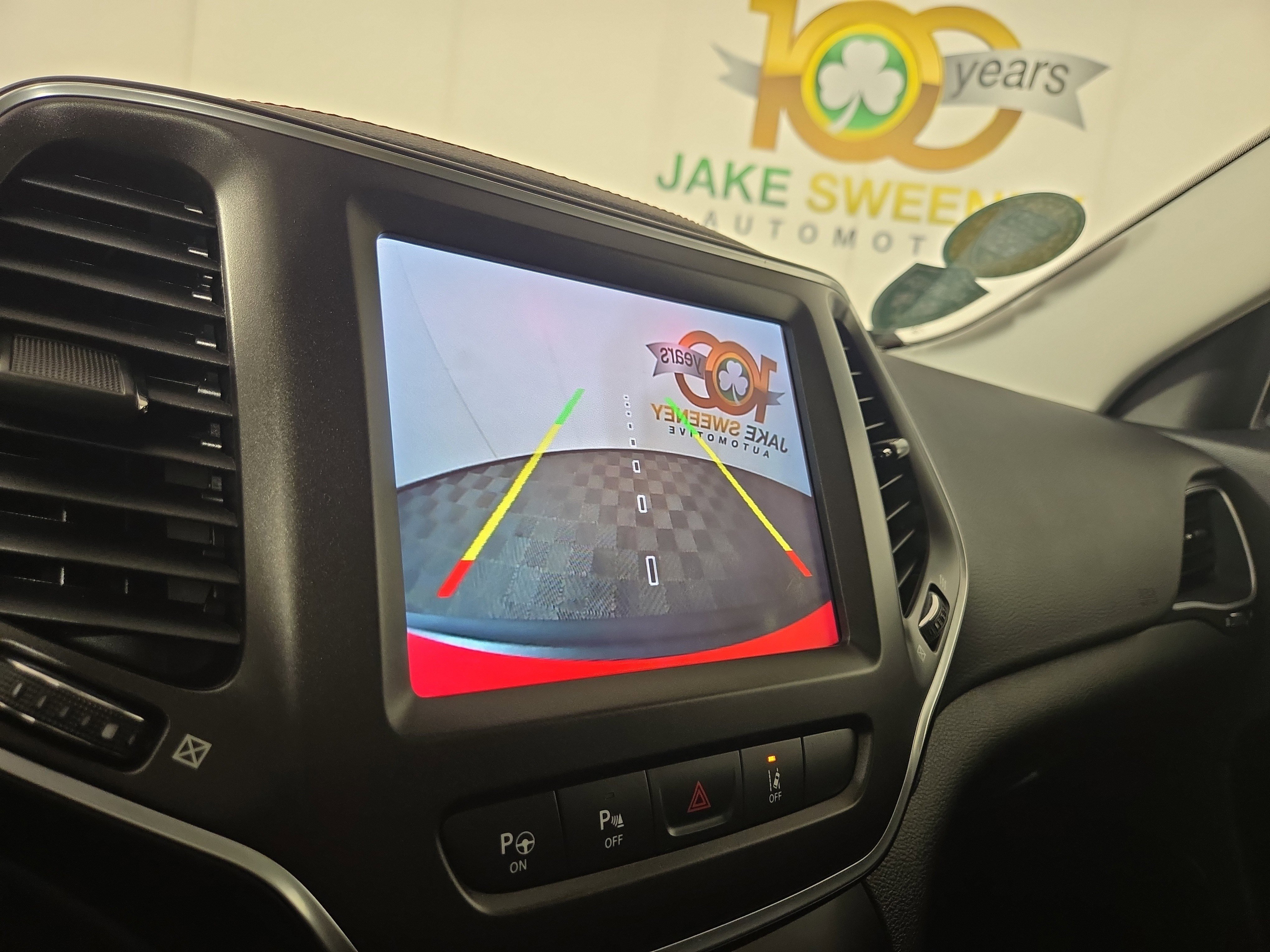 Used 2021 Jeep Cherokee Trailhawk w/ Sun & Sound Group image 21