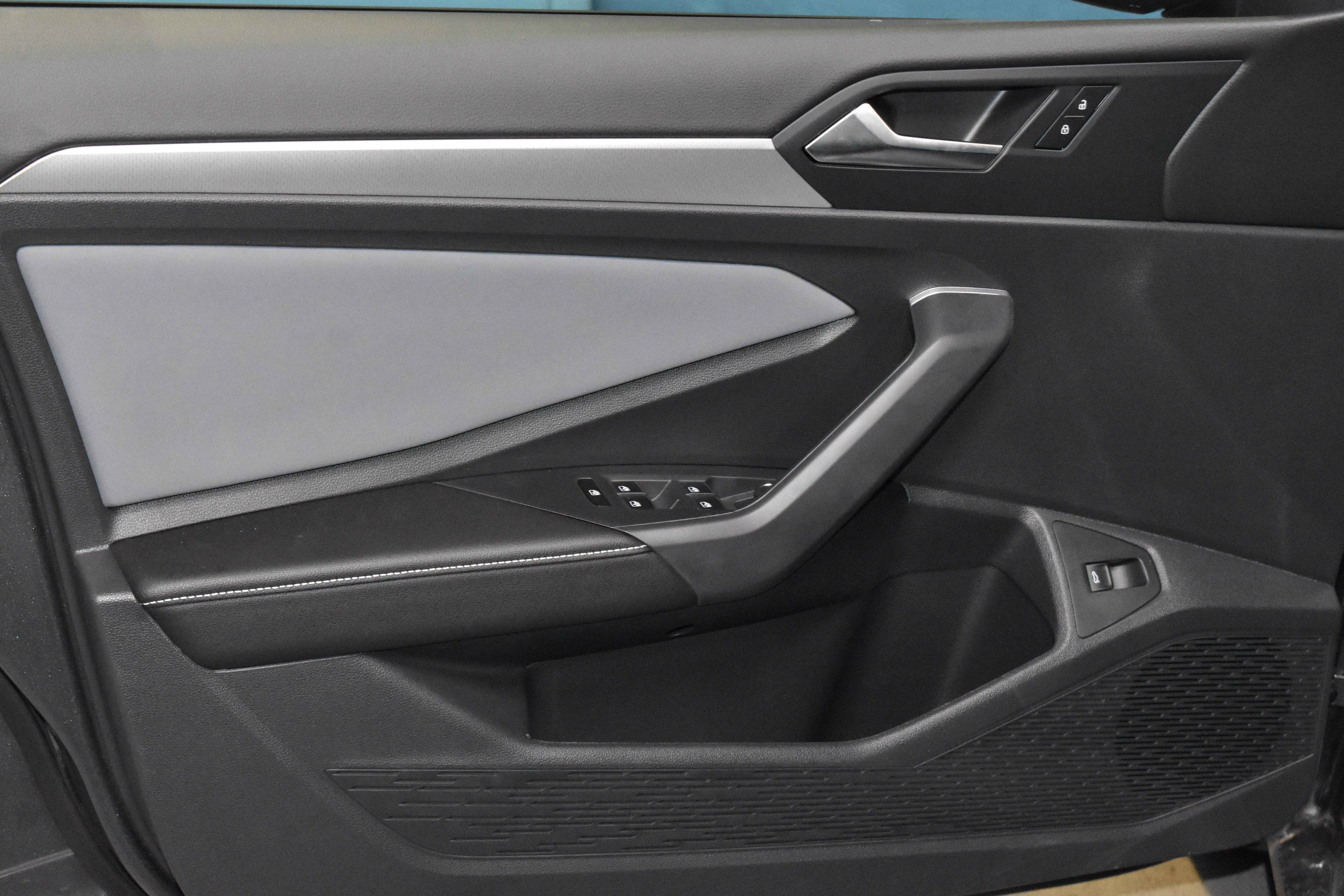 New 2026 Volkswagen Jetta SE FWD image 3