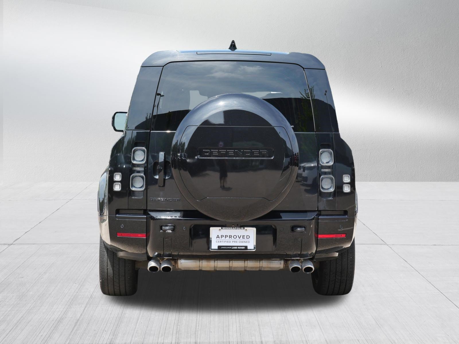 Certified 2024 Land Rover Defender 130 V8 AWD/4WD image 4