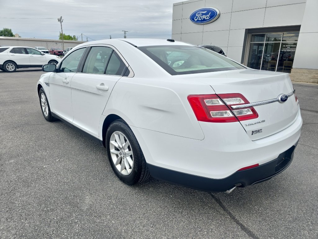 Used 2013 Ford Taurus SE FWD image 11
