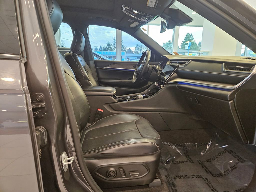 Used 2022 Jeep Grand Cherokee Overland image 26