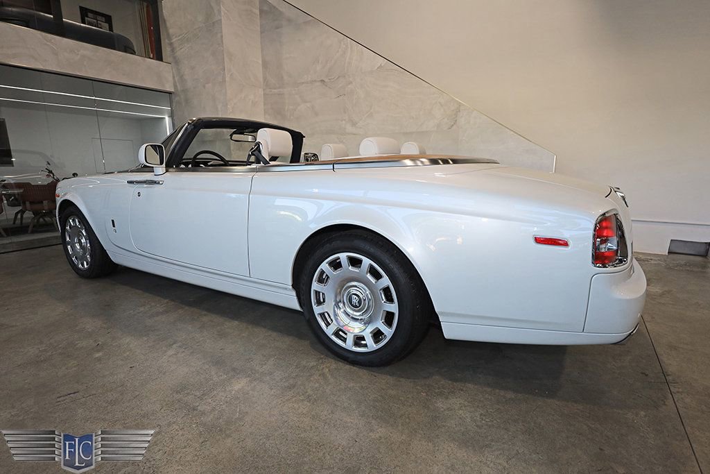 Used 2017 Rolls-Royce Phantom Drophead Coupe image 52