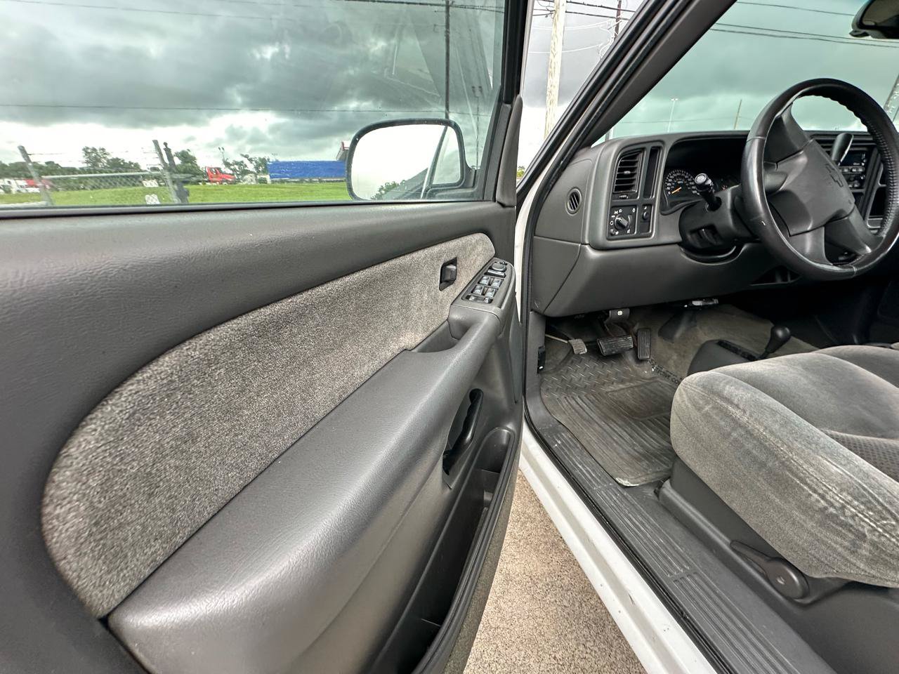 Used 2003 Chevrolet Silverado 2500 LS AWD/4WD image 8