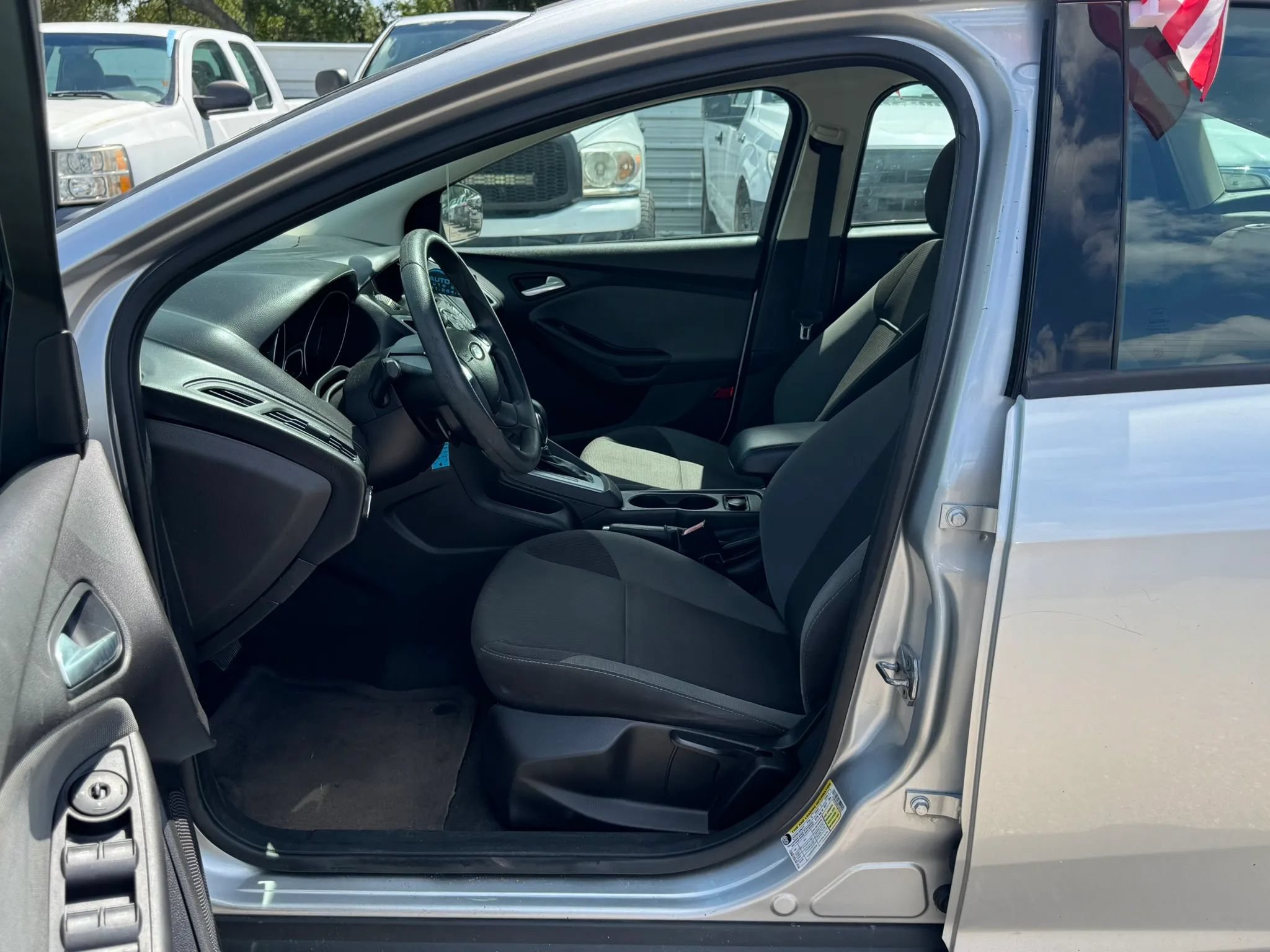 Used 2012 Ford Focus SE FWD image 10
