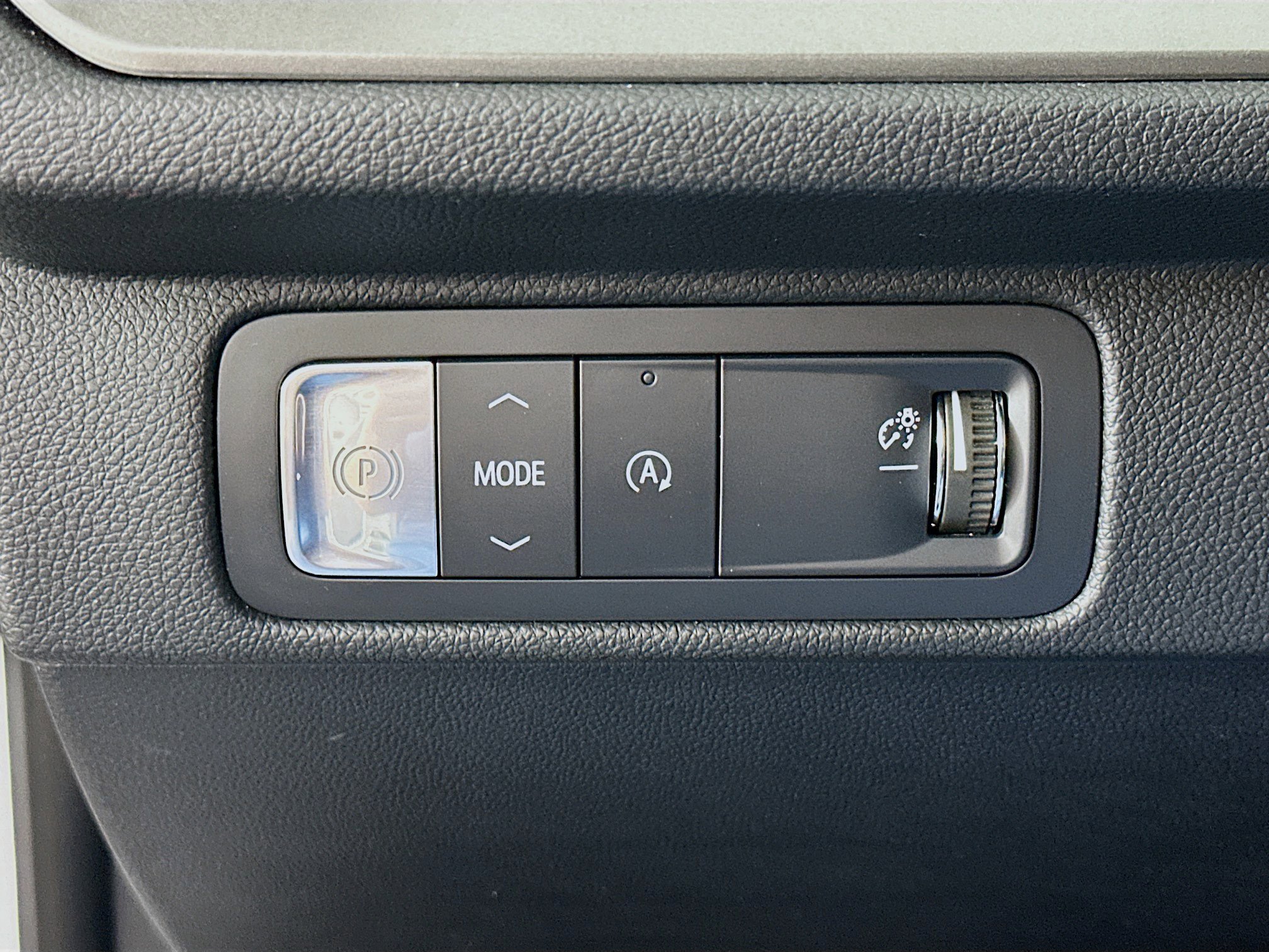Used 2025 Chevrolet Traverse LT image 17