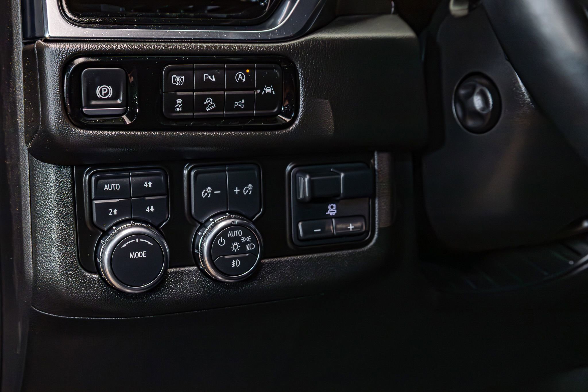 Used 2025 GMC Yukon Denali w/ Denali Reserve Package image 21