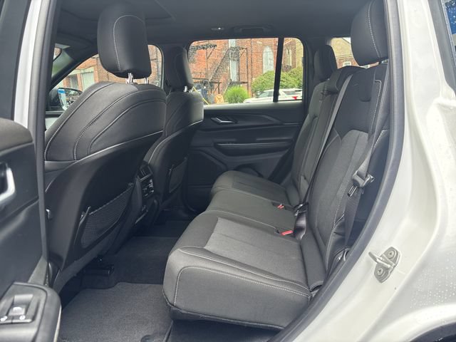 Used 2025 Jeep Grand Cherokee Laredo X w/ Luxury Tech Group I AWD/4WD image 22