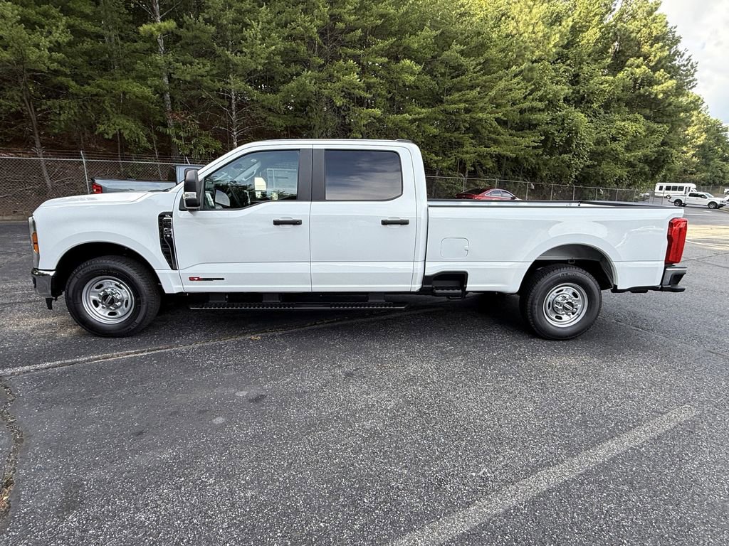 New 2026 Ford F350 XLT RWD image 4