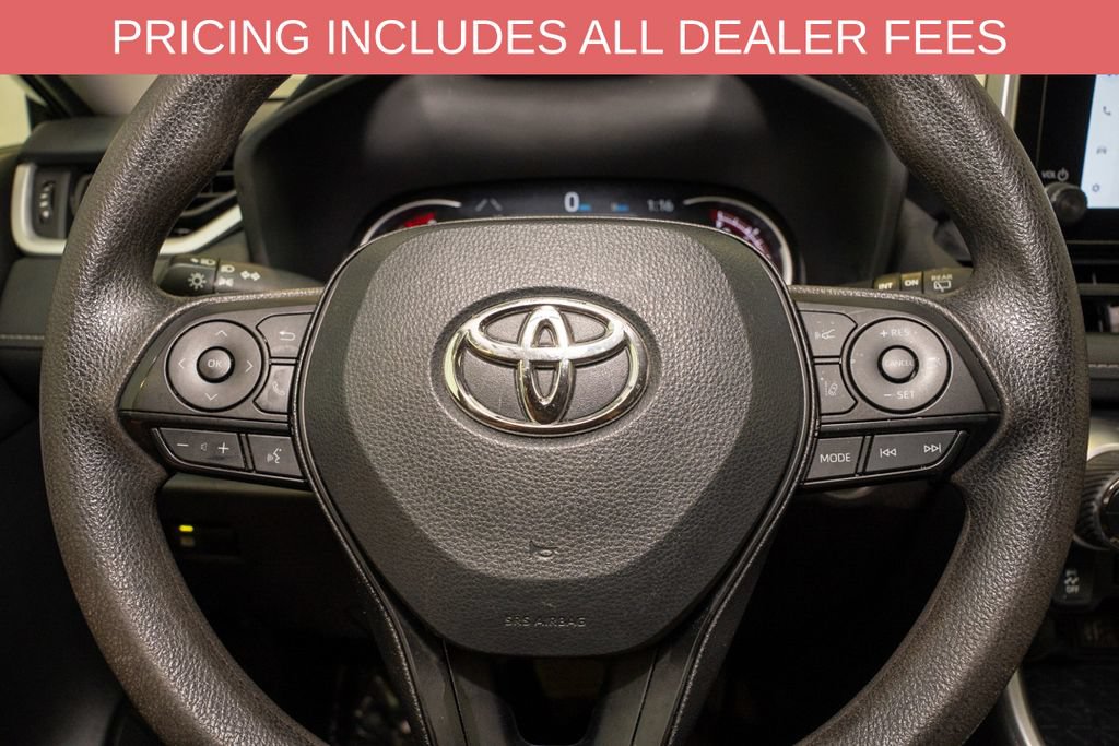Used 2025 Toyota RAV4 XLE AWD/4WD image 17