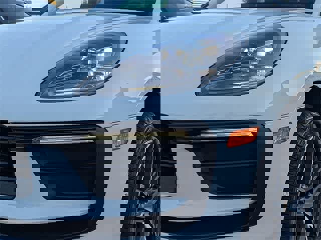 Used 2024 Porsche Macan image 11