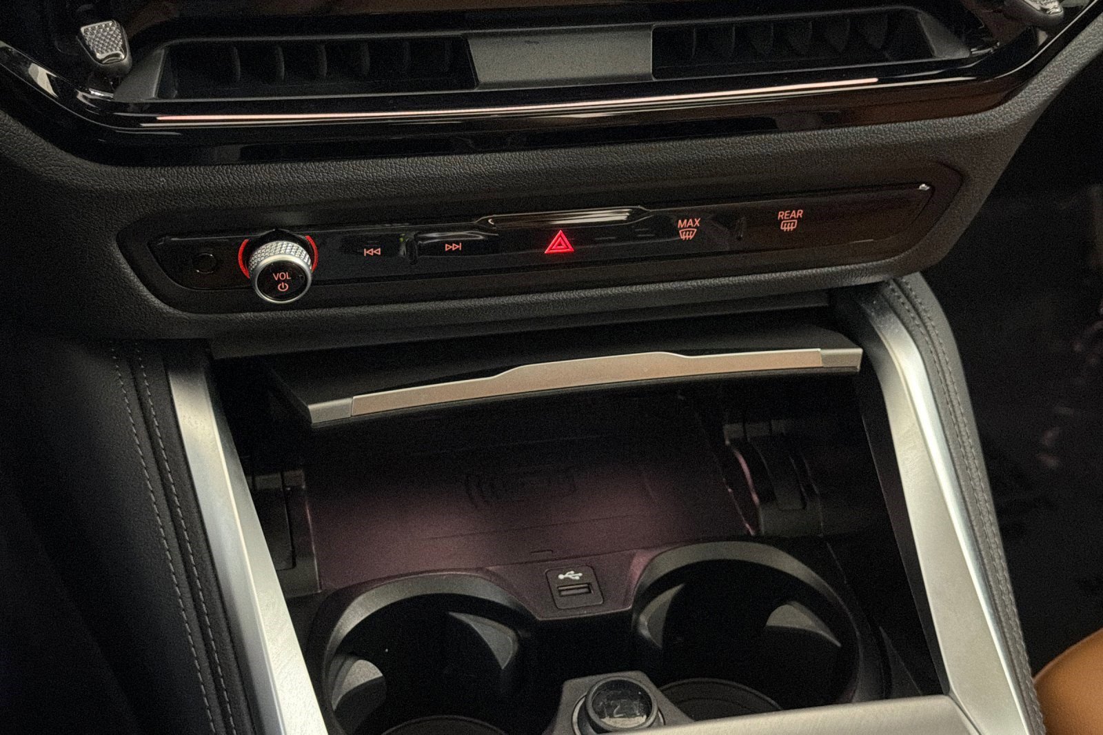 Used 2025 BMW 230i Coupe w/ M Sport Package RWD image 17