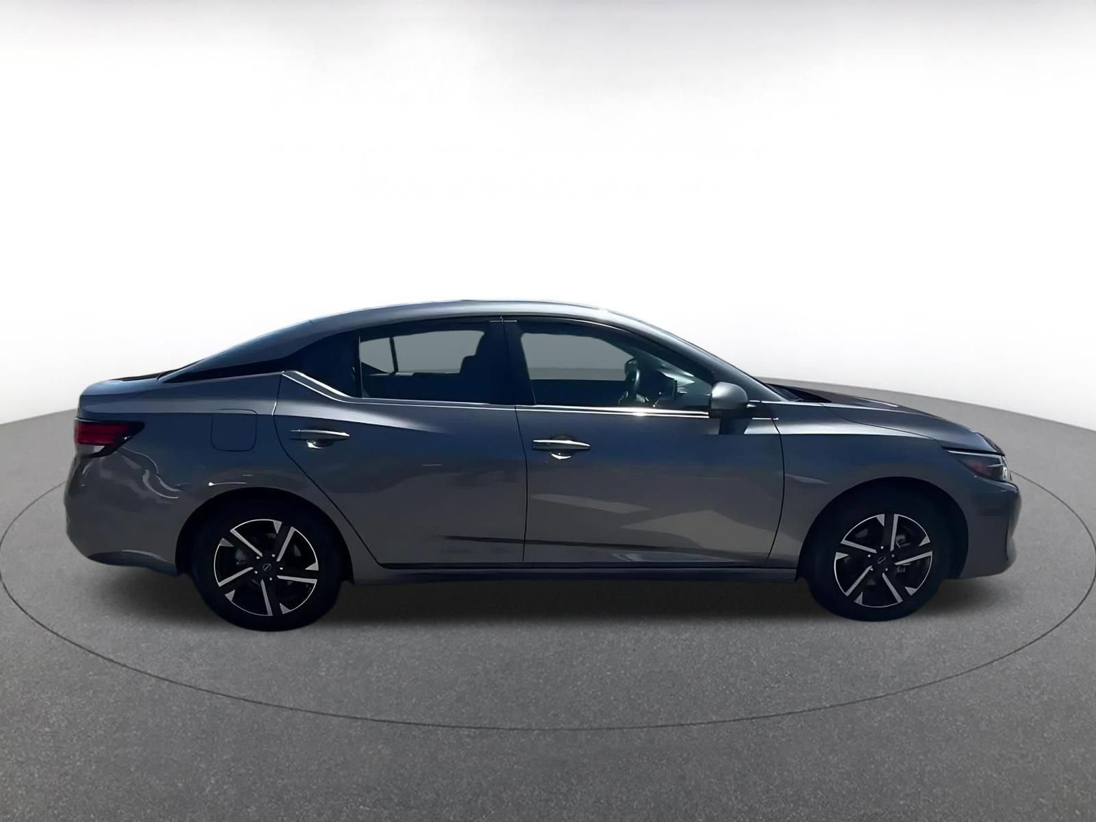 Used 2025 Nissan Sentra SV image 16